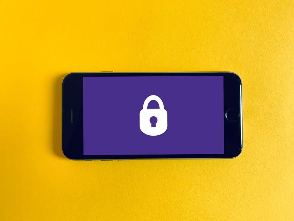 How to secure your smartphone access as much as possible ?